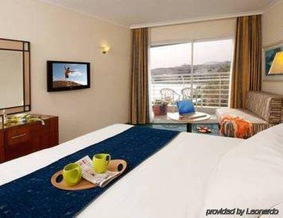 Leonardo Plaza 4*